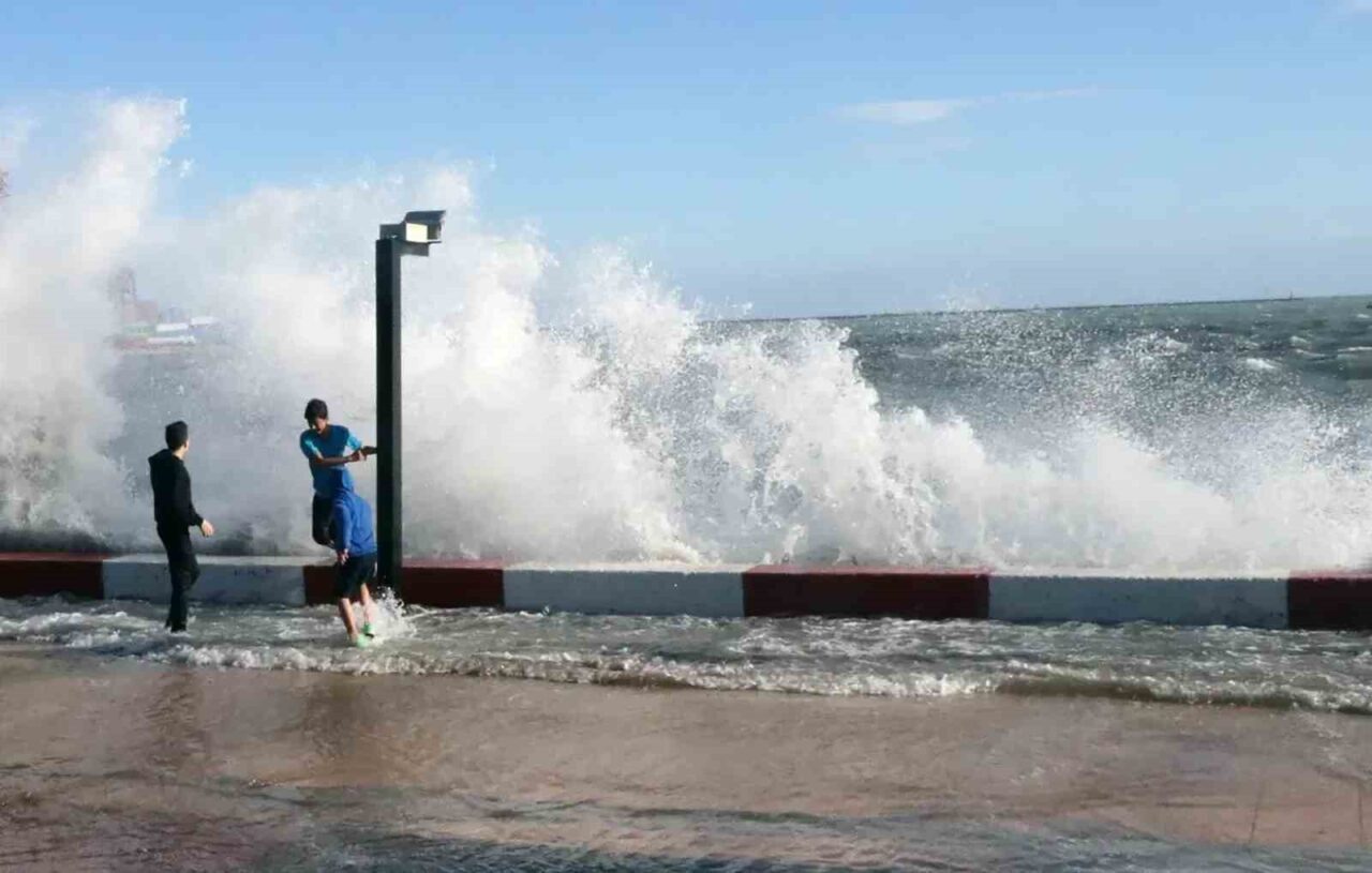 Meteoroloji 4. Bölge Müdürlüğünden yapılan uyarıda, Fethiye-Finika arasında fırtına uyarısı