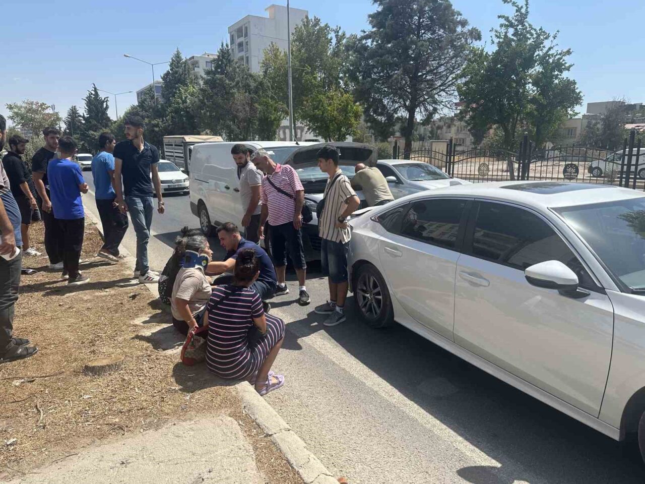 Adıyaman’da otomobil ile minibüsün çarpışması sonucu meydana gelen kazada 1