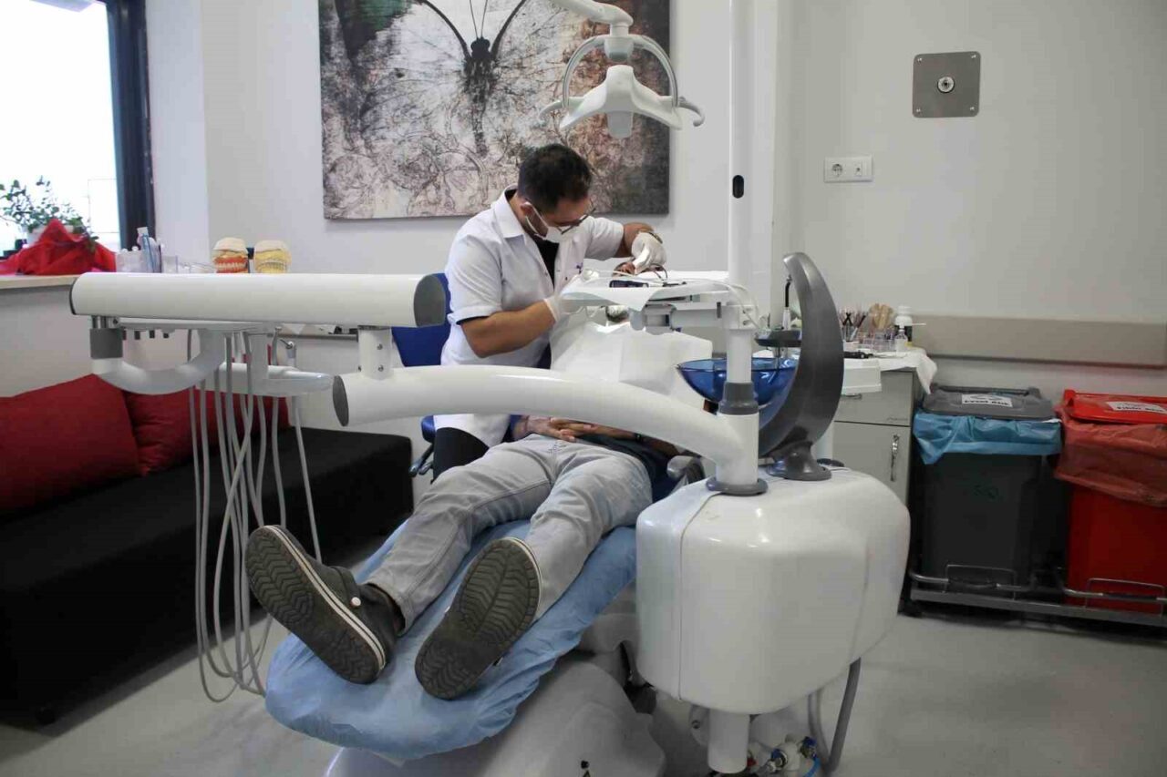 Mardin’in Midyat ilçesinde hizmet veren Ağız ve Diş Sağlığı Merkezi,