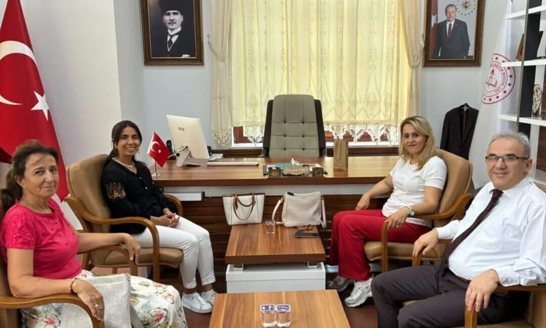 Edremit İlçe Milli Eğitim Müdürü Ramazan Esmen, görevine başlamasının ardından