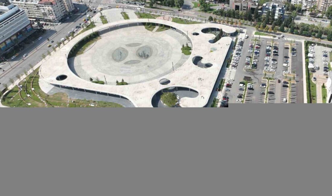 Kocaeli’nin yeni çekim merkezi olan Milli İrade Meydanı, geniş otoparkıyla