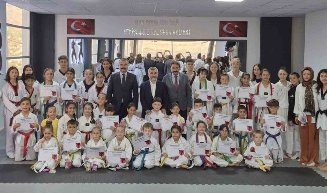 Eskişehir’in başarılı spor kulüplerinden HKY Spor Kulübü, düzenlediği görkemli kuşak