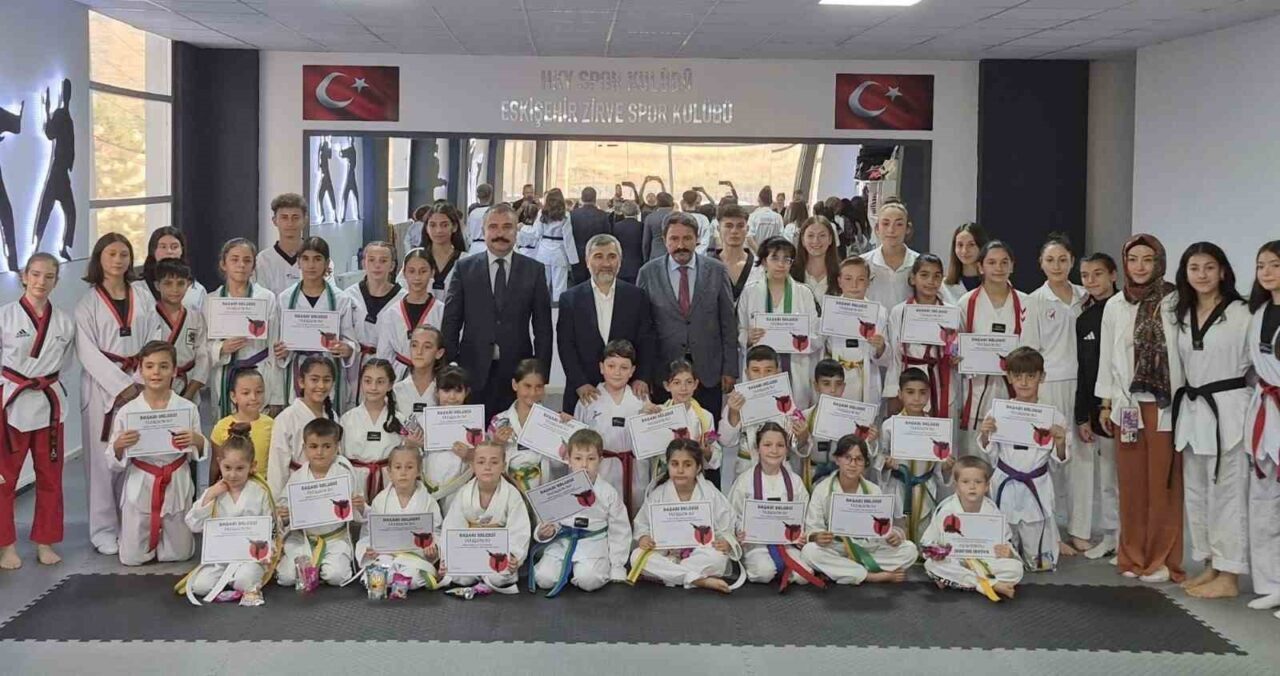 Eskişehir’in başarılı spor kulüplerinden HKY Spor Kulübü, düzenlediği görkemli kuşak