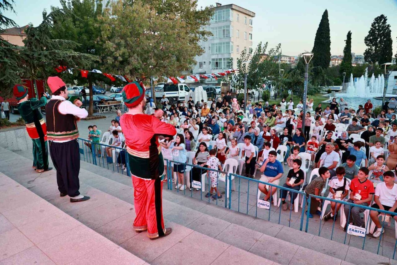 Gebze’de minikler, Karagöz-Hacivat gösterisi ve “Rafadan Tayfa Hayrimatör” filmiyle açık