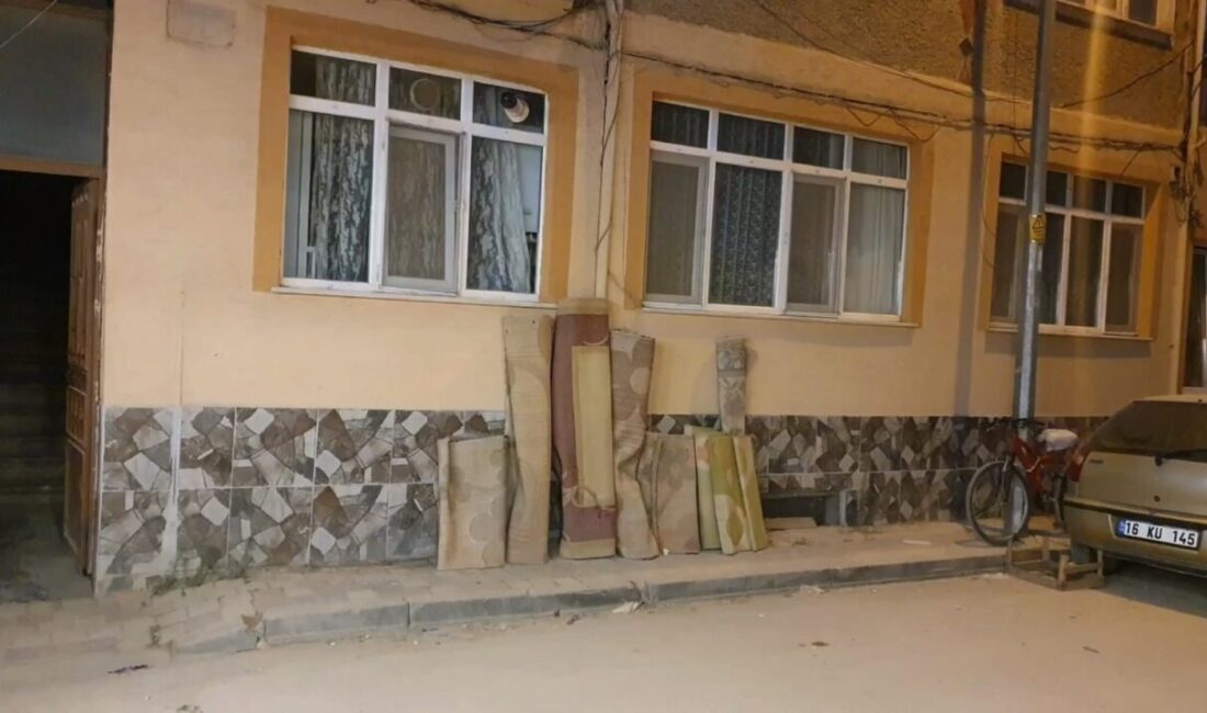 Bursa’nın İnegöl ilçesinde Mısır uyruklu bir kişi evinde ölü bulundu.