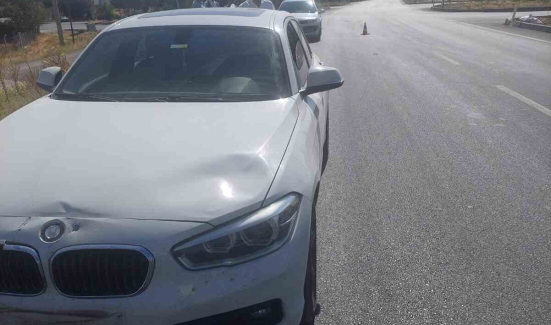 Isparta’nın Şarkikaraağaç ilçesinde kavşakta otomobil ile çarpışan motosikletin sürücüsü yaralandı.