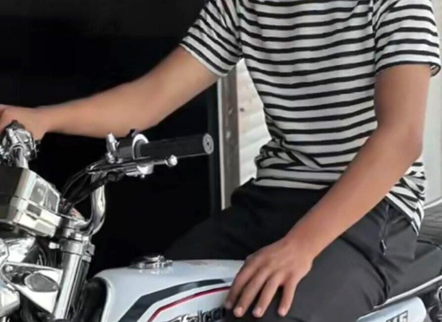 Hatay’da aydınlatma direğine çarpan motosikletin genç sürücüsü hayatını kaybetti. Kaza,