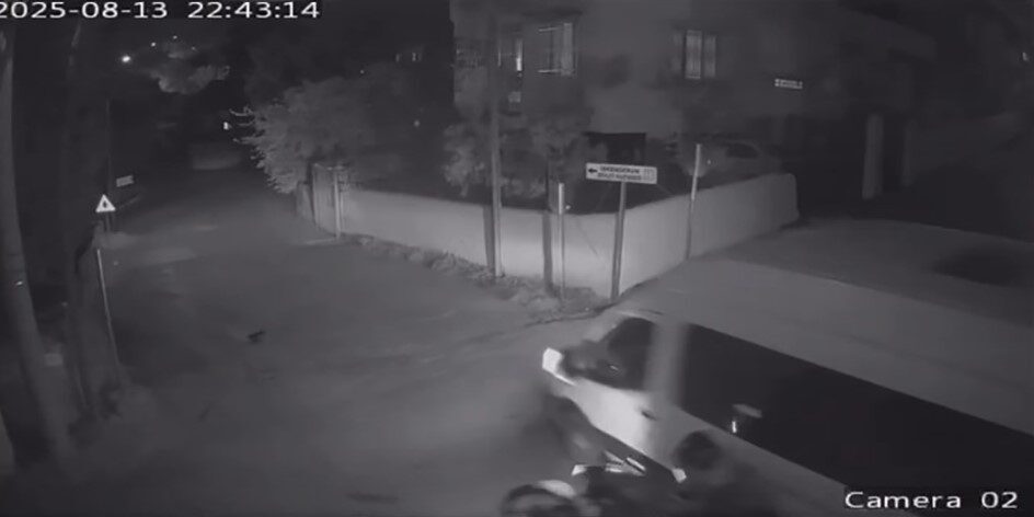 Hatay’ın İskenderun ilçesinde motosiklet ile minibüsün çarpışması sonucu 1 kişi