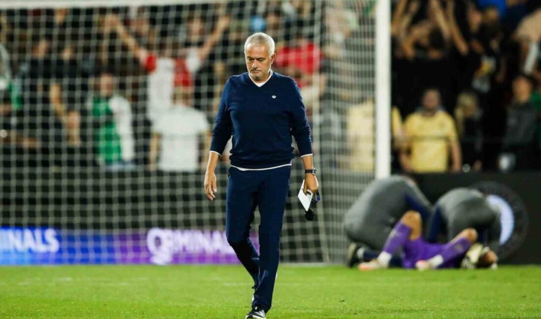 Fenerbahçe Teknik Direktörü Jose Mourinho, Feyenoord maçının ardından yaptığı açıklamada,