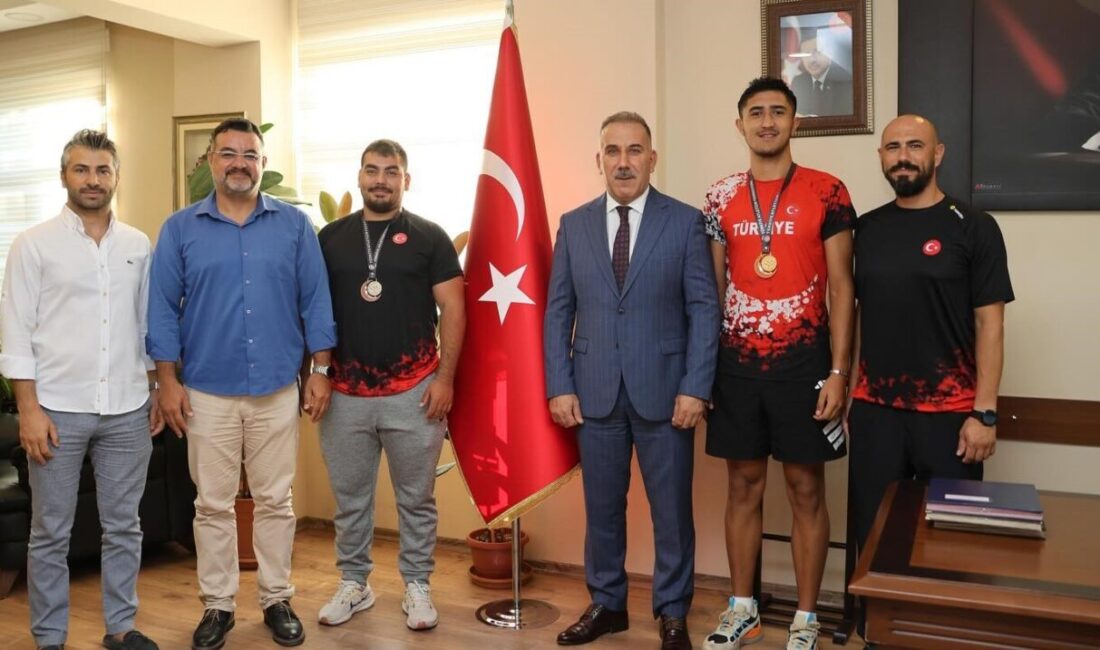 Aydınlı sporcular İzmir’de düzenlenen Türkiye Şampiyonası’nda önemli dereceler elde ederken,