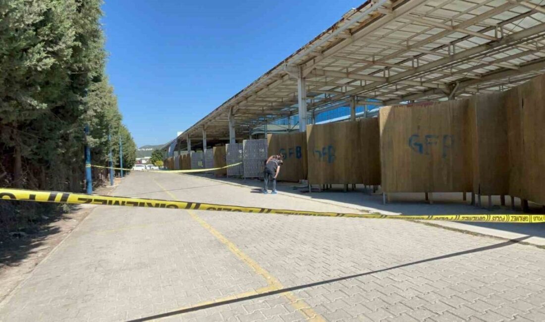 Muğla’nın Menteşe ilçesinde sabah saatlerinde bir güvenlik görevlisi başından vurulmuş