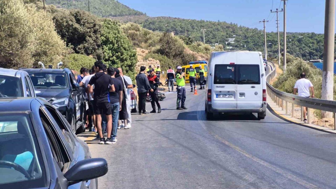 Muğla’nın Bodrum ilçesinde hafif ticari araçla çarpışan genç motosiklet sürücüsü,