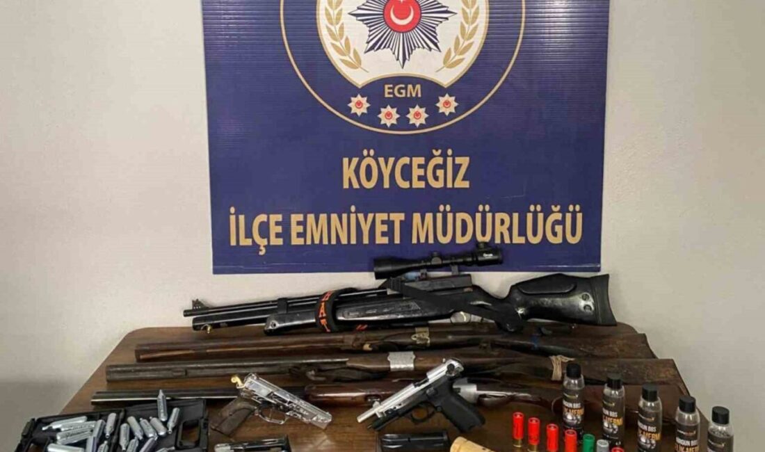 Muğla’nın Köyceğiz ilçesinde iletişim uygulaması üzerinden silah satışı yaptığı belirlenen