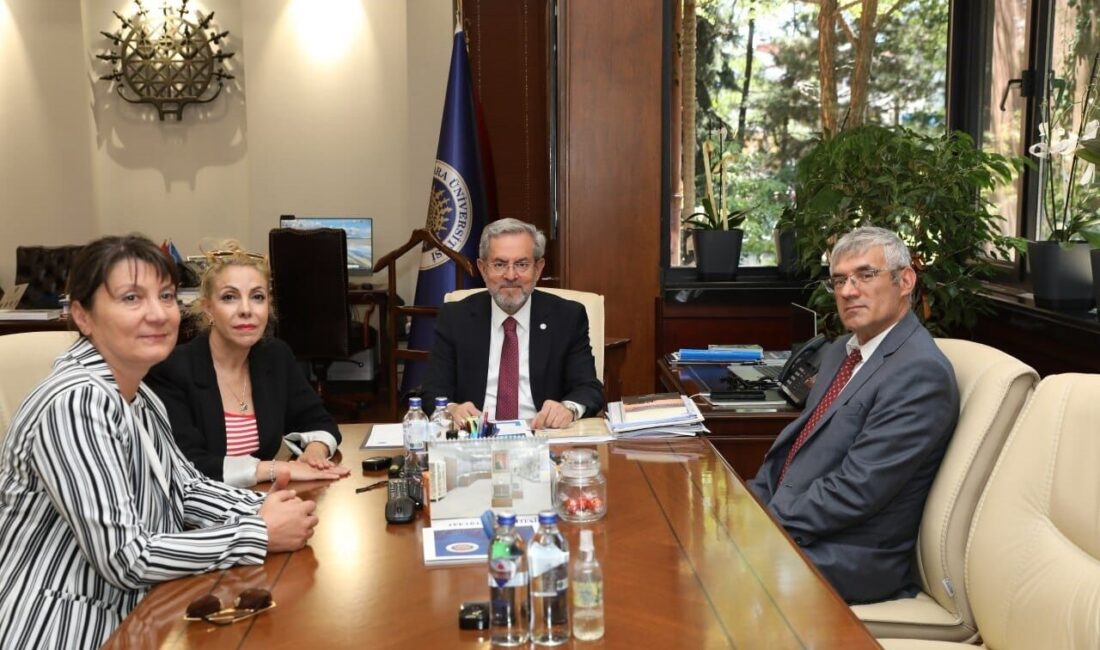 Muhabirler Derneği yönetim kurulu, Ankara Üniversitesi Rektörü Prof. Dr. Necdet