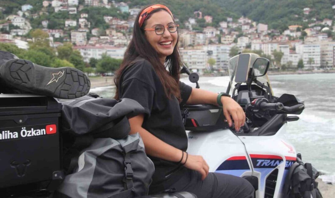 Motosikleti ile arazili ve zorlu yolları kullanarak tek başına 2