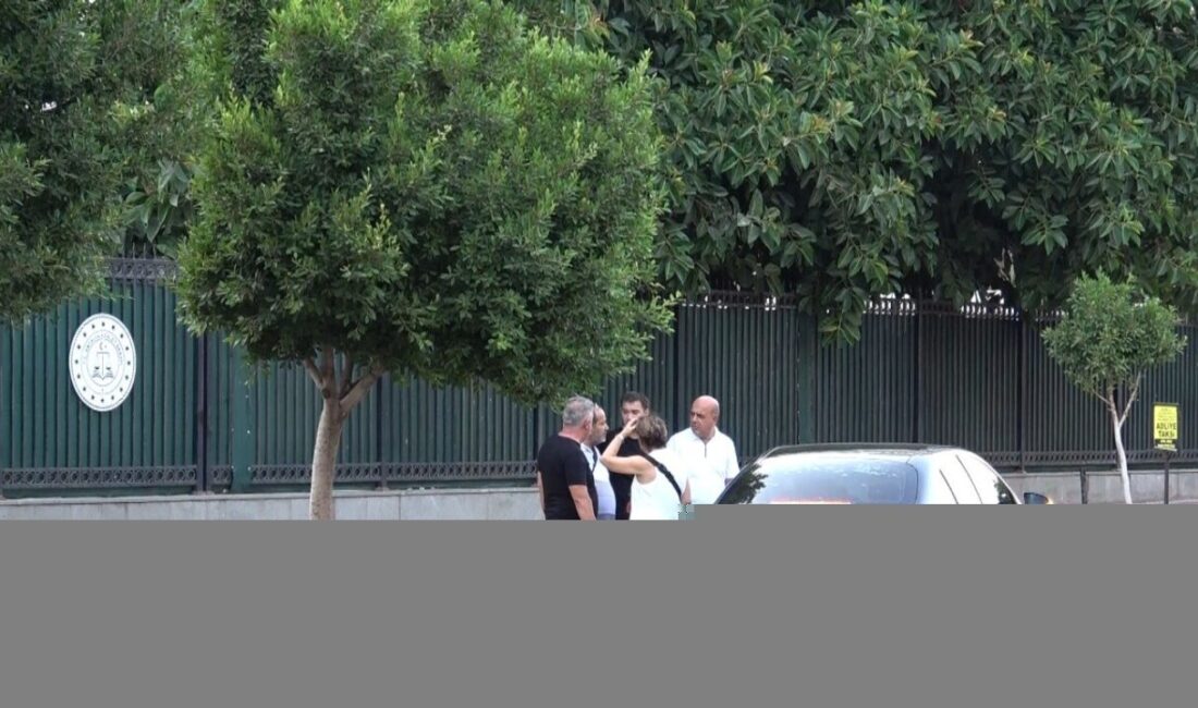 Rüşvet ve yolsuzluk soruşturması kapsamında hakkında yakalama kararı bulunan Muhittin