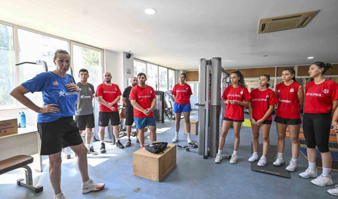 Muratpaşa Belediyespor Kadın Voleybol Takımı, bu sezon mücadele edeceği Kadınlar