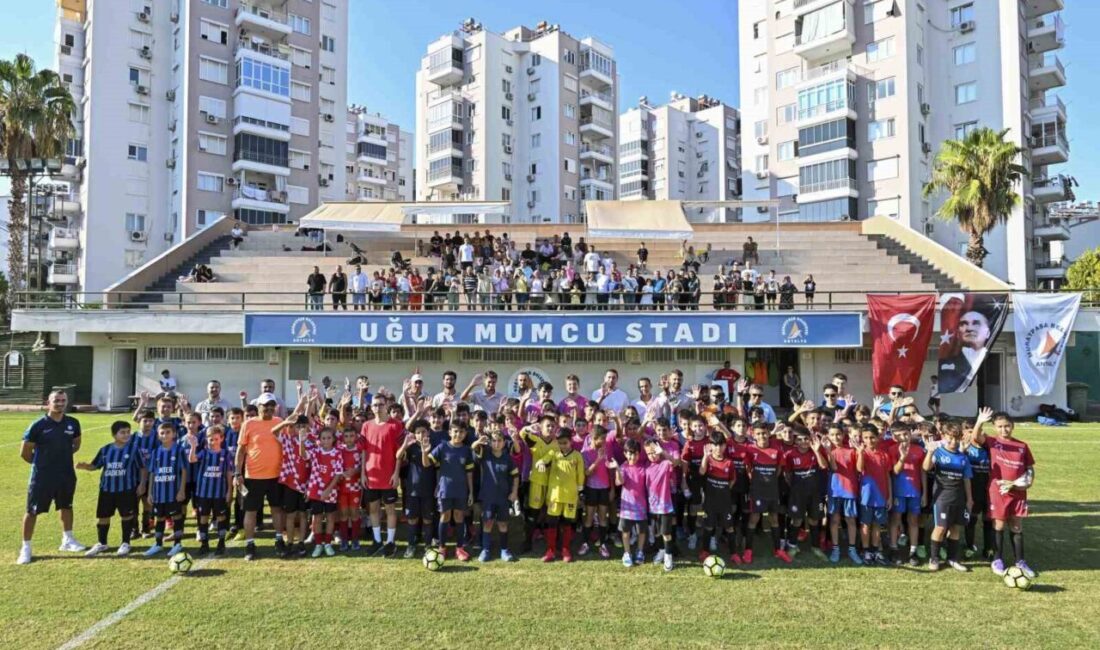 Antalya Muratpaşa Belediyesi, 30 Ağustos Zafer Bayramı’nı futbol turnuvasıyla kutladı.