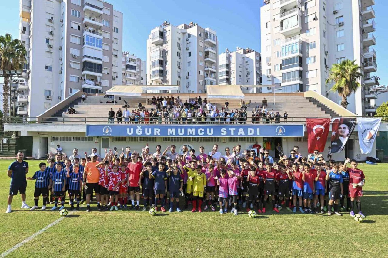 Antalya Muratpaşa Belediyesi, 30 Ağustos Zafer Bayramı’nı futbol turnuvasıyla kutladı.