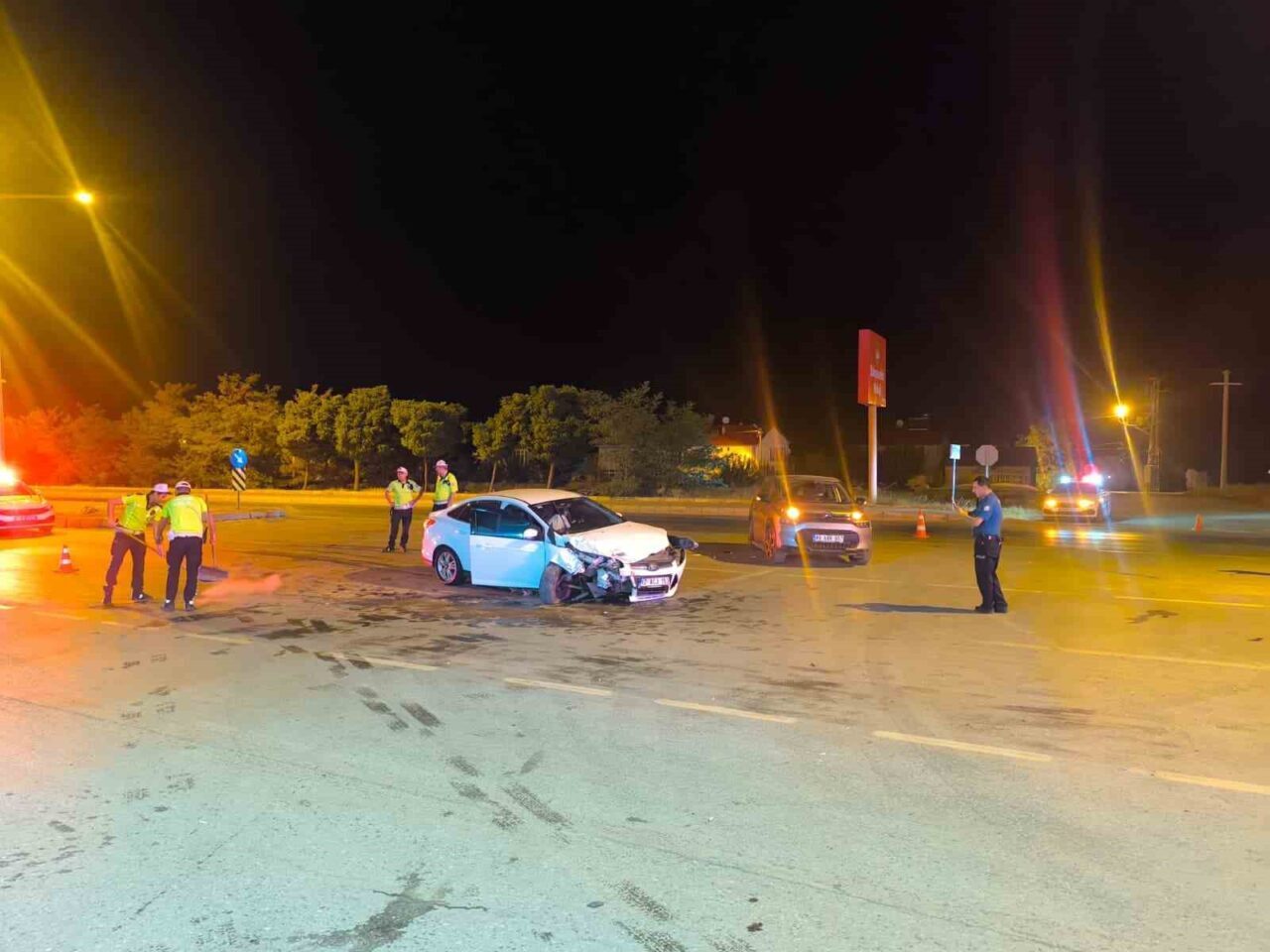 Muş-Bitlis karayolu Tandoğan köyü mevkisinde iki otomobilin çarpışması sonucu meydana