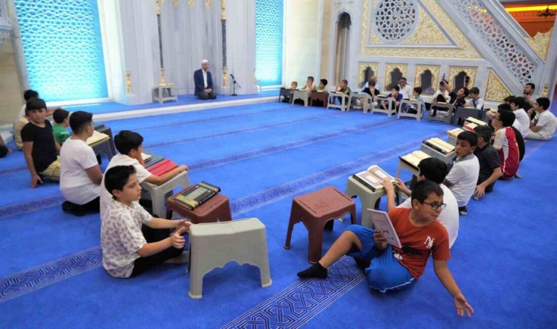 Muş’ta yaz Kur’an kursuna devam eden ve Kur’an-ı Kerim’e geçen