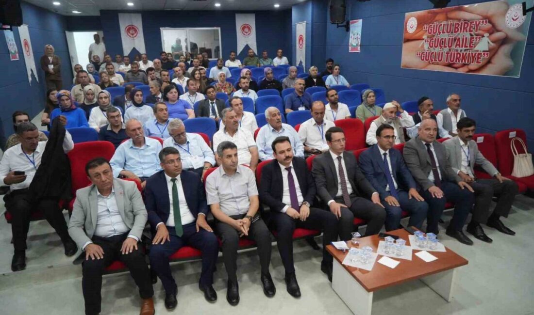 Muş’ta düzenlenen Yaşlılık Çalıştayı’nda yaşlı bireylerin bakım, saygınlık, topluma katılım