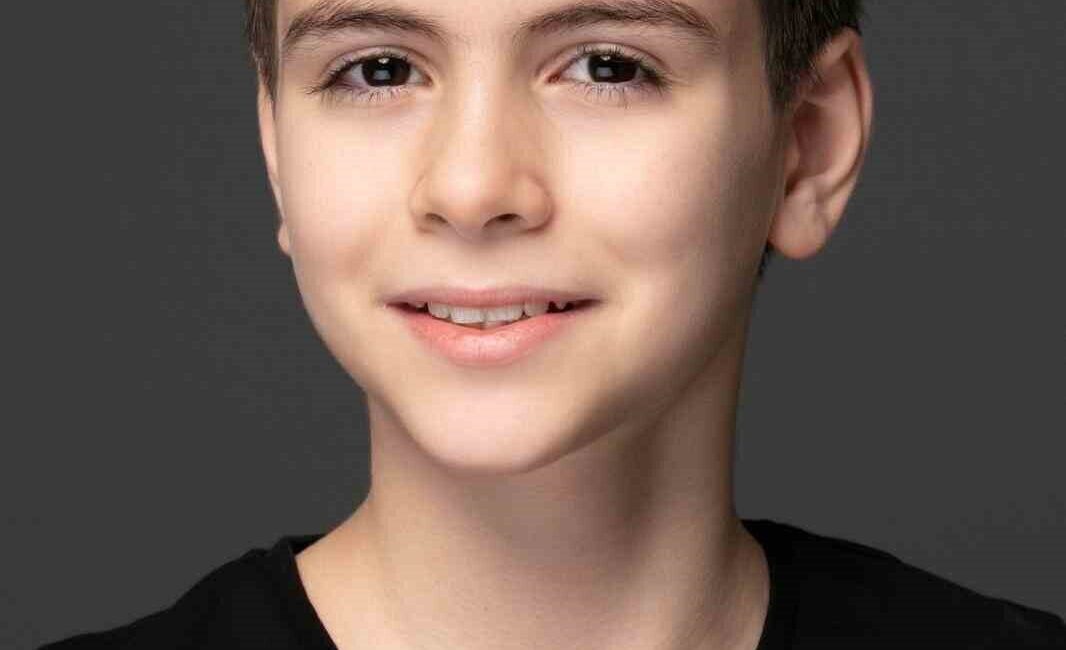 Genç oyuncu Mustafa Konak, “Kıskanmak” dizisinin kadrosuna katıldı. Konak, Mehmet