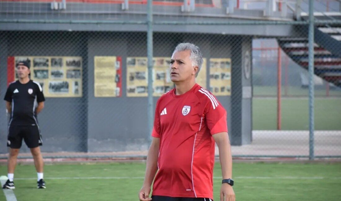 Altınordu Teknik Direktörü Namet Ateş, oyuncu gelişimlerinin kulüp için önemiyle