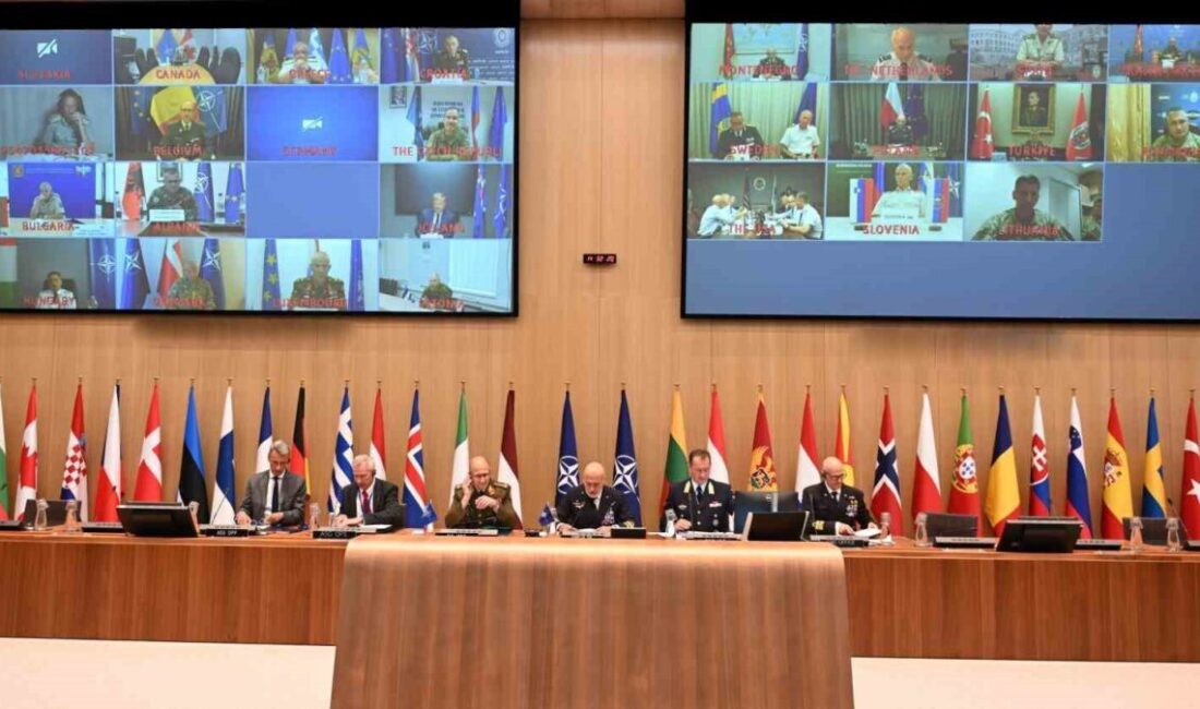 NATO Genelkurmay Başkanları, Ukrayna gündemiyle düzenlenen video konferans toplantısında bir