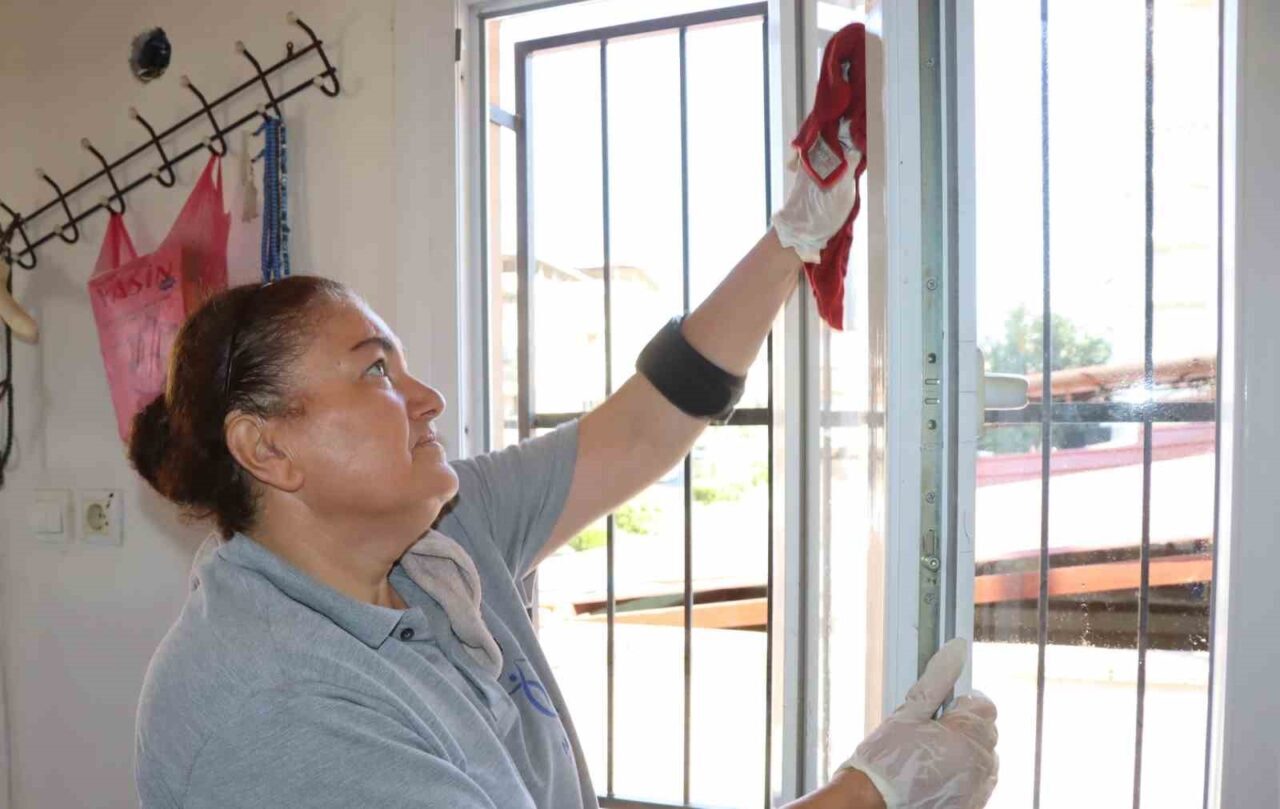 Nazilli Belediyesi Temizlik İşleri Müdürlüğü ekipleri vatandaşların daha sağlıklı ve