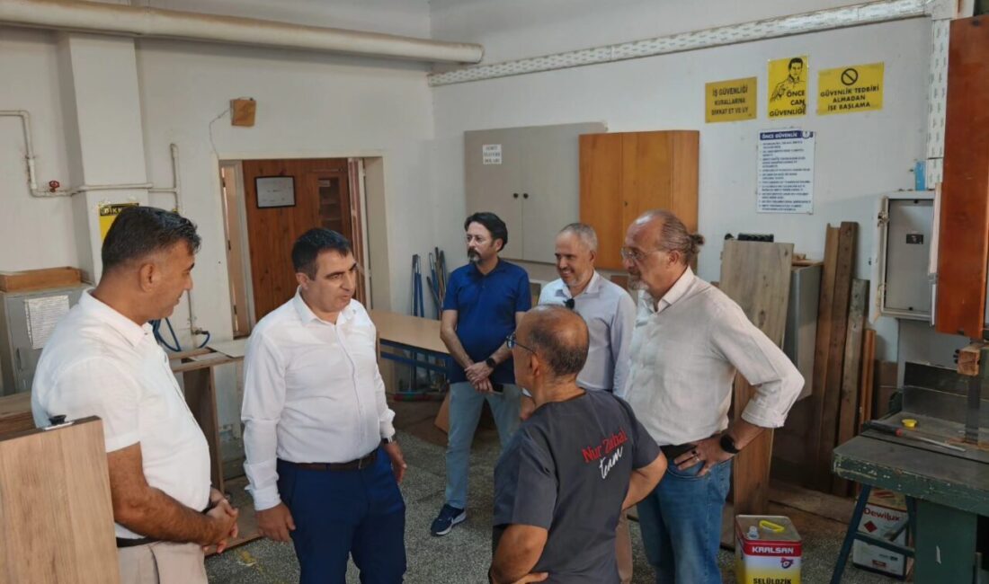 Aydın’ın Nazilli İlçe Milli Eğitim Müdürü İsmail Şimşek, yeni açılan