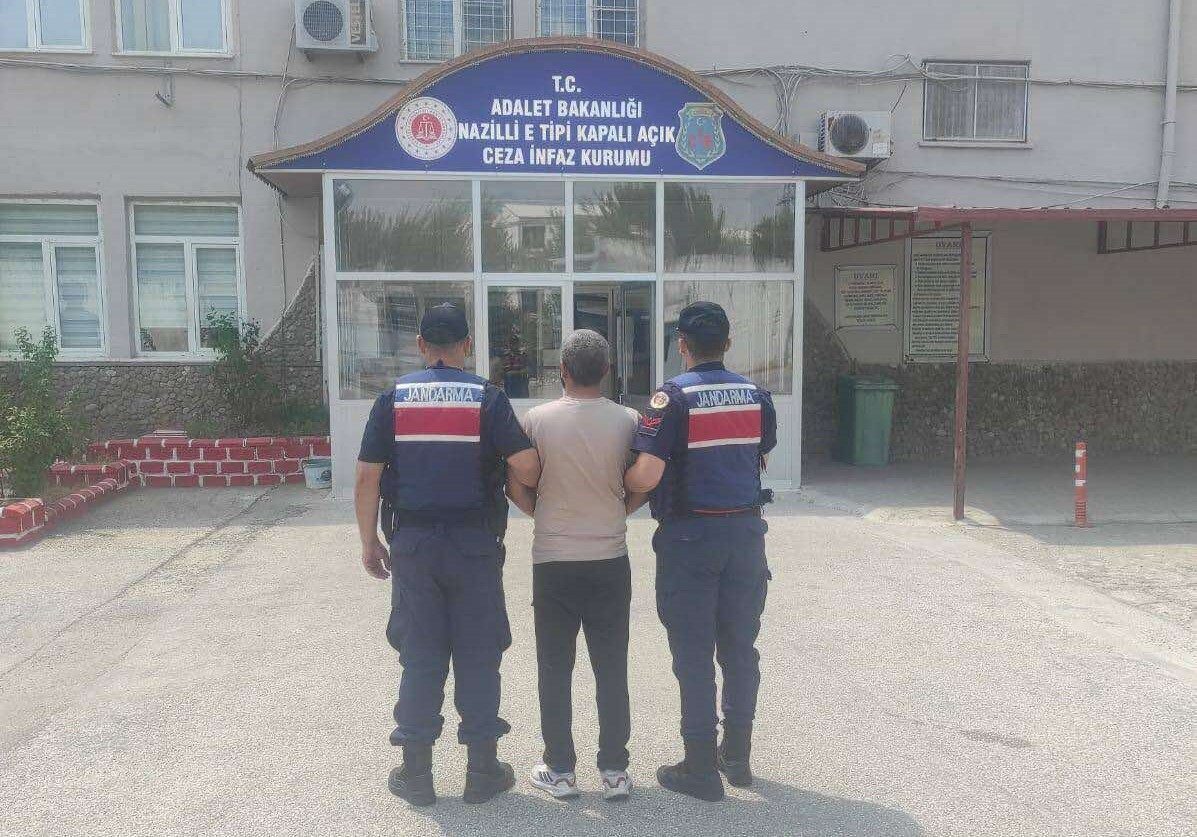 Aydın’ın Nazilli ilçesinde jandarma ekipleri tarafından hakkında 7 yıl 15