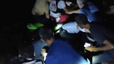 Bingöl’de su seviyesinin yükselmesiyle Murat Nehri’nde mahsur kalan 5 kişi,