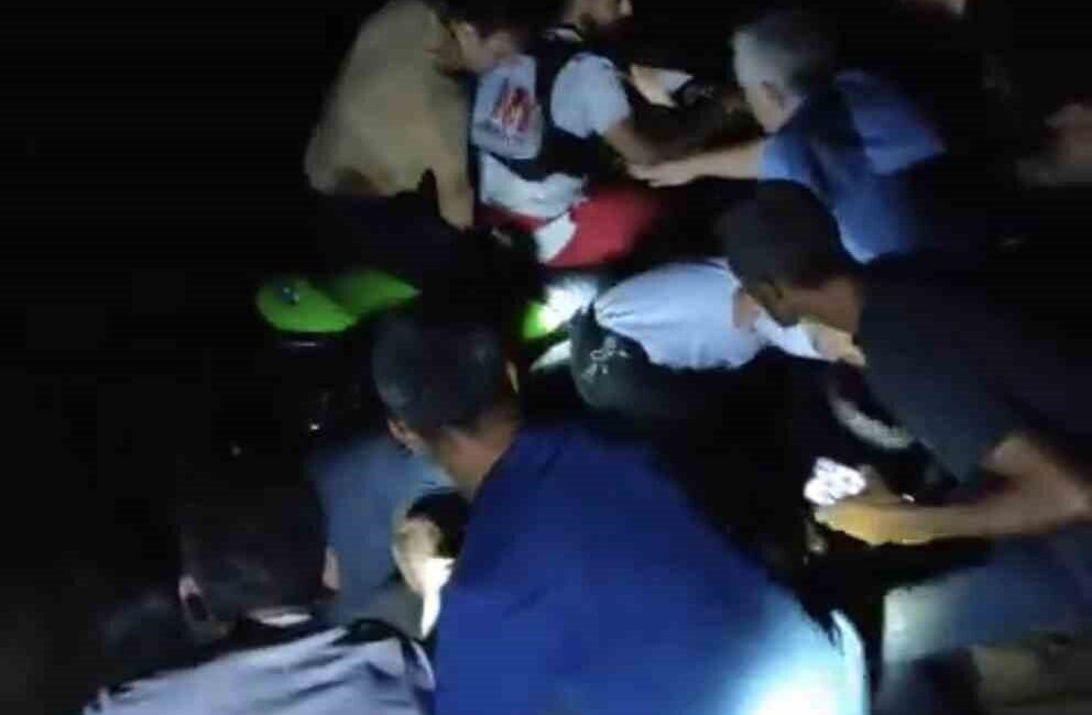 Bingöl’de su seviyesinin yükselmesiyle Murat Nehri’nde mahsur kalan 5 kişi,