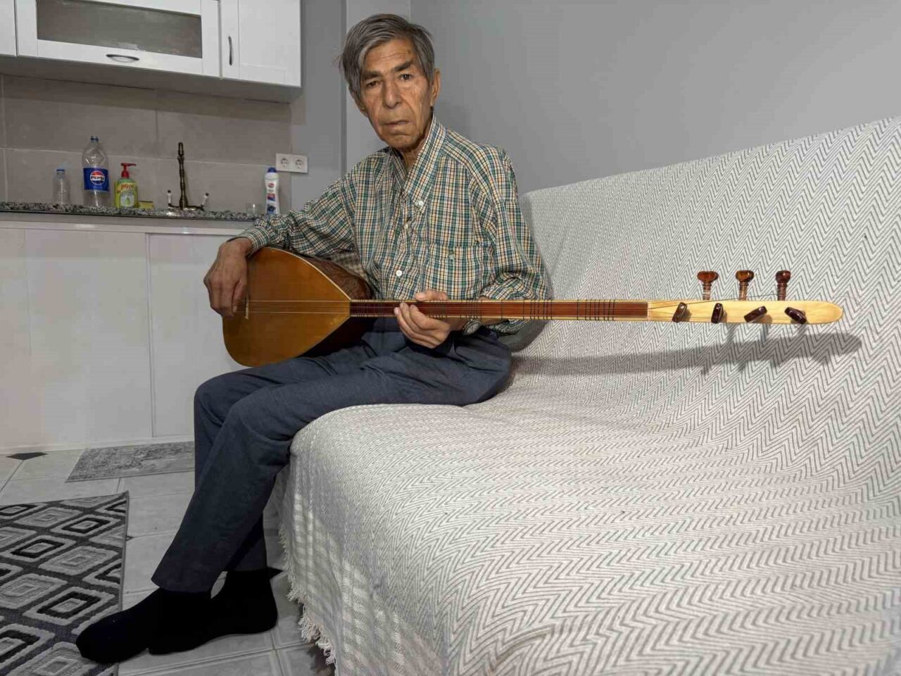 Evsiz kalan merhum sanatçı Neşet Ertaş’ın kardeşi Ali Ertaş’a Kırşehir