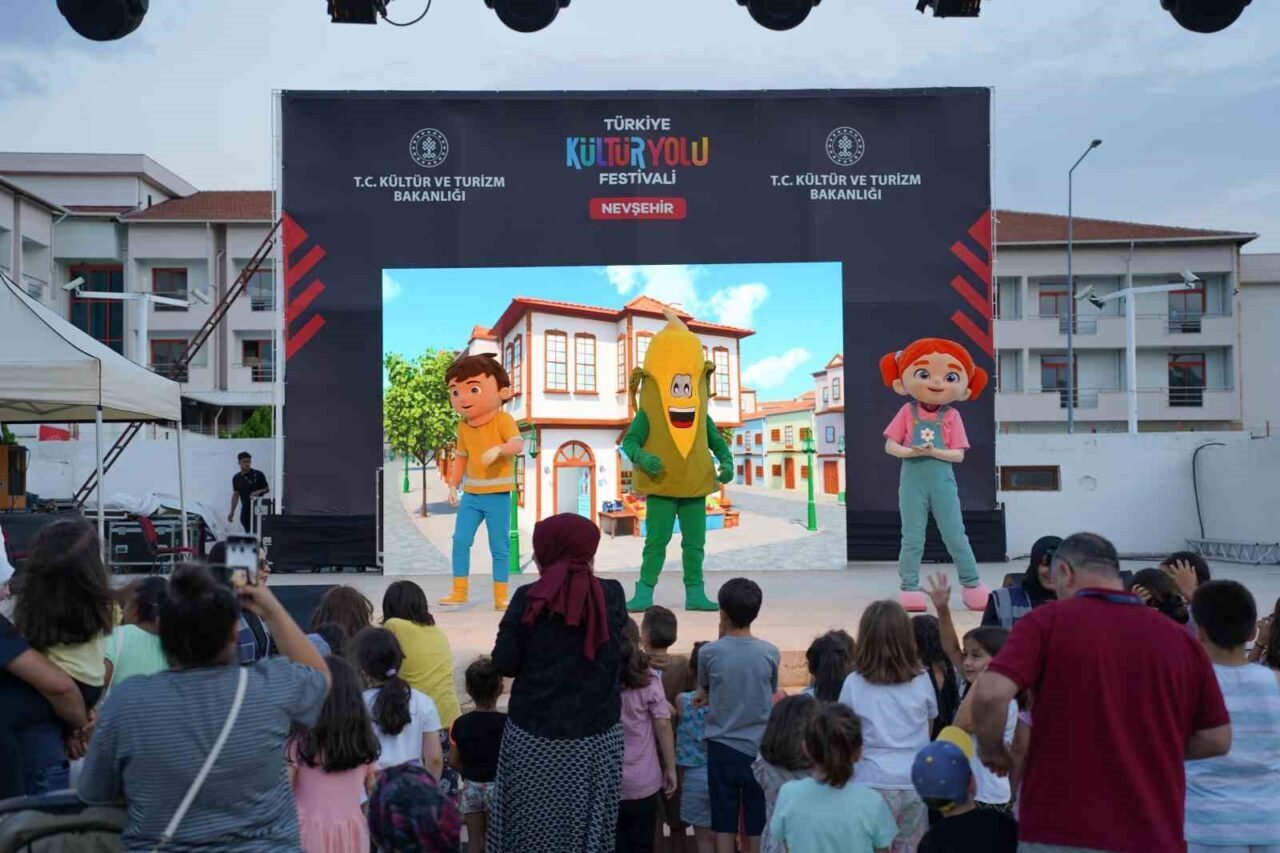 Nevşehir Kültür Yolu Festivali’nin ikinci günü sanat dolu etkinliklerle renklendi;