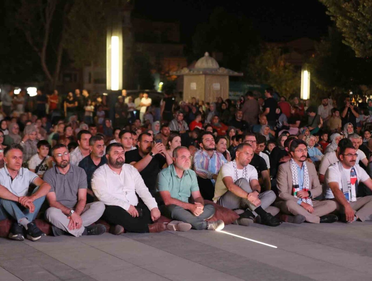 Niğde Belediyesi tarafından düzenlenen ’Minderli Sinema Günleri’ çerçevesinde, Gazze’de yaşanan