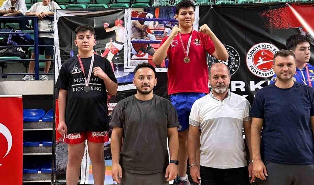 Kütahya’da düzenlenen 17. İller Arası Zafer Kupası Kick Boks Şampiyonası’ndan