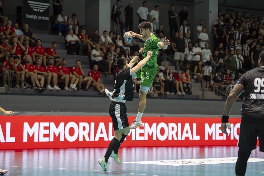 Nilüfer Belediyespor, Ankara’daki Süper Kupa finalinde Beşiktaş’ı 7 metre atışları