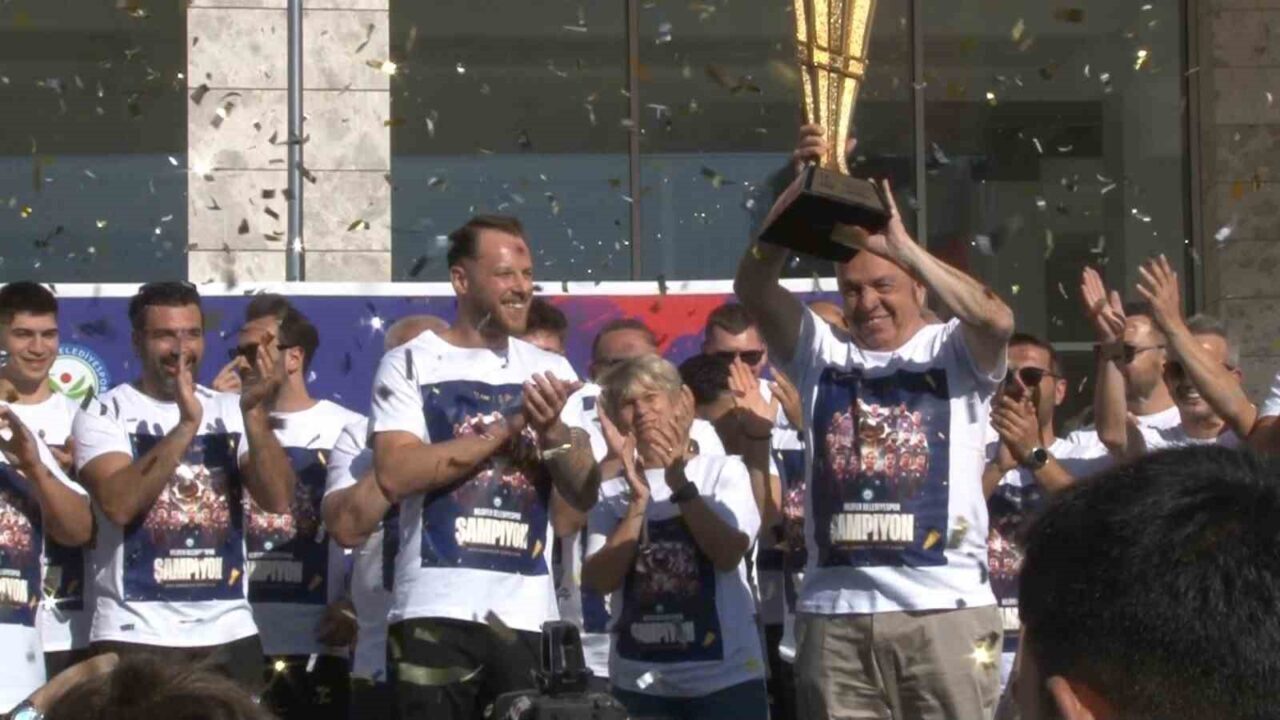 2025 Hentbol Erkekler Süper Kupası’nı kazanan Nilüfer Belediyespor Erkek Hentbol