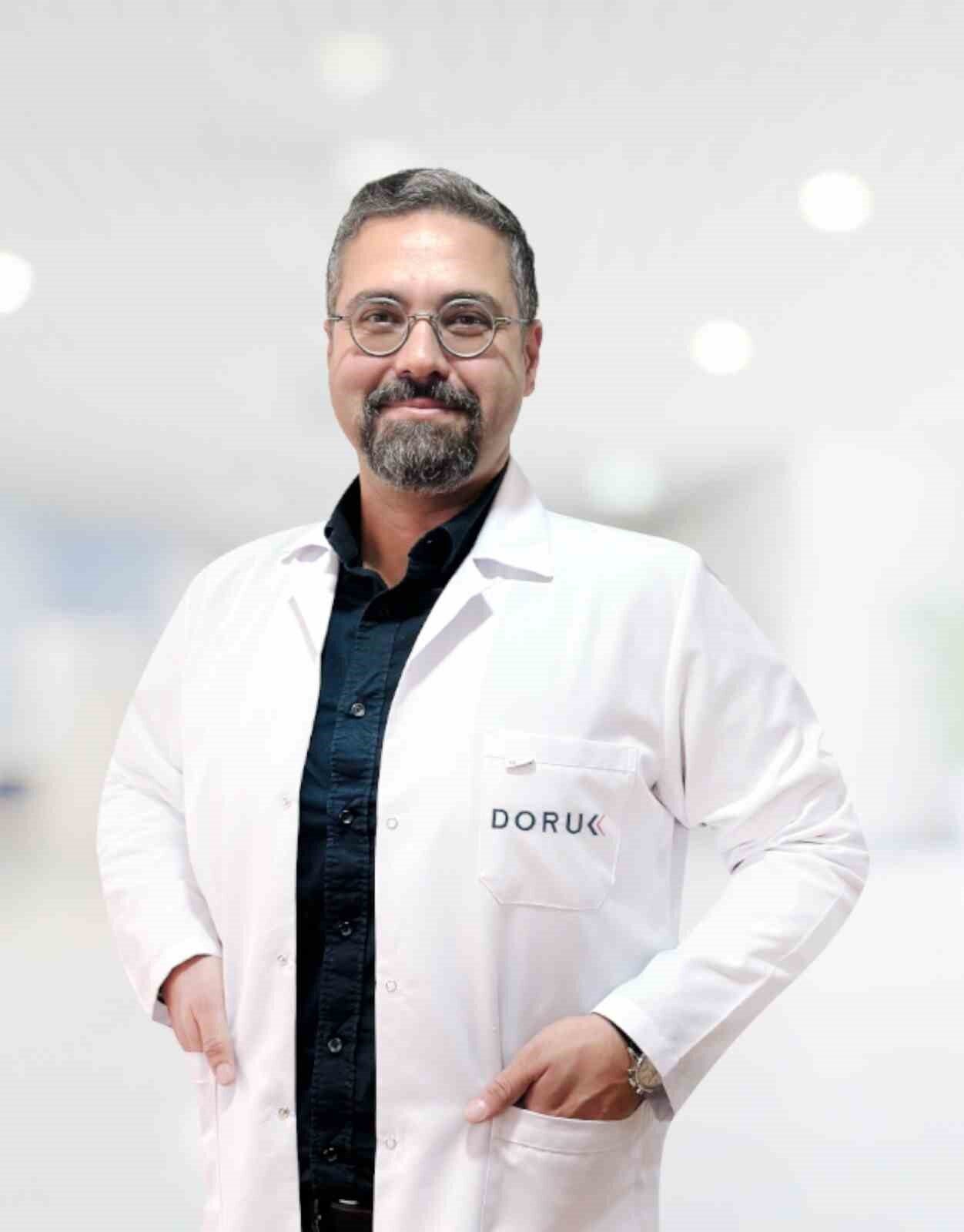 Doruk Yıldırım Hastanesi Gastroenteroloji Cerrahi Uzmanı Doç. Dr. Doğukan Durak,