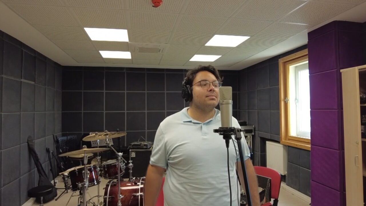 Çankırı Karatekin Üniversitesi Müzik Bölümü öğrencileri, üniversiteyi yazdıkları marşla anlattı.