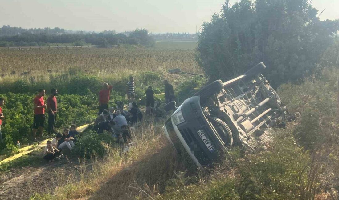 Hatay’da engelli öğrencileri taşıyan servisin devrilmesi sonucu yaşanan kazada araçta