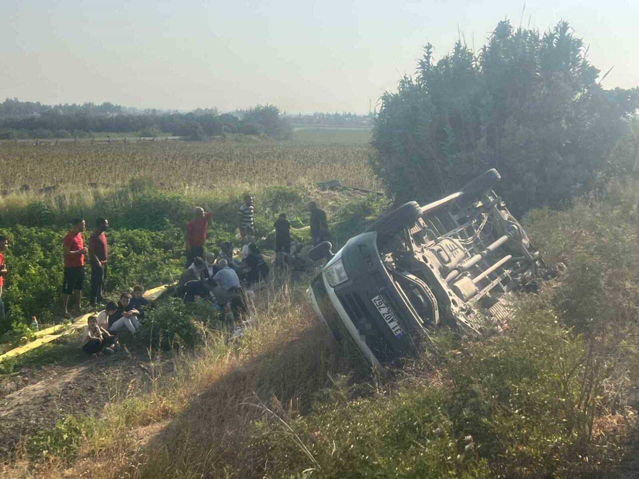Hatay’da engelli öğrencileri taşıyan servisin devrilmesi sonucu yaşanan kazada araçta
