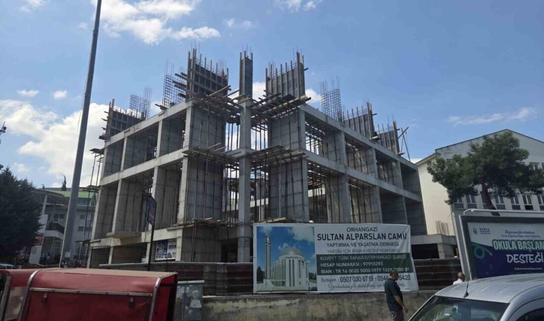 Bursa’nın Orhangazi ilçesinde kalıp çakarken yaklaşık 10 metreden düşerek hayatını