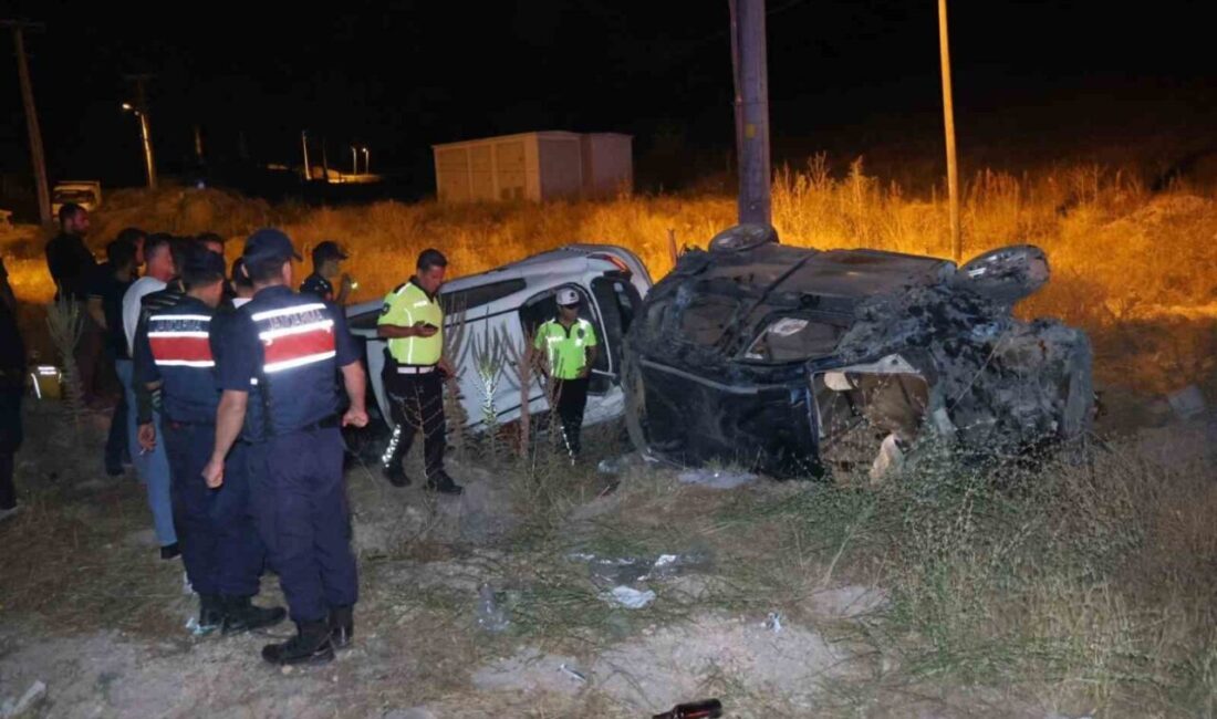 Nevşehir-Niğde Karayolu’nda bir otomobil, önünde seyreden hafif ticari araca arkadan