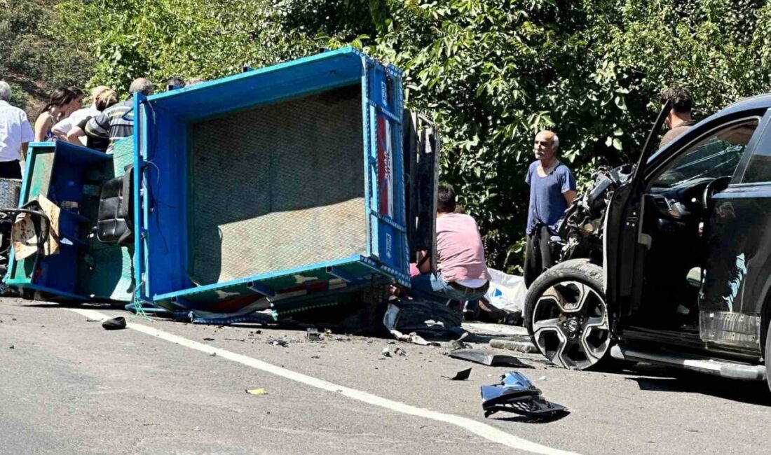 Ordu’nun Ünye ilçesinde cip ile patpatın karıştığı trafik kazasında 2