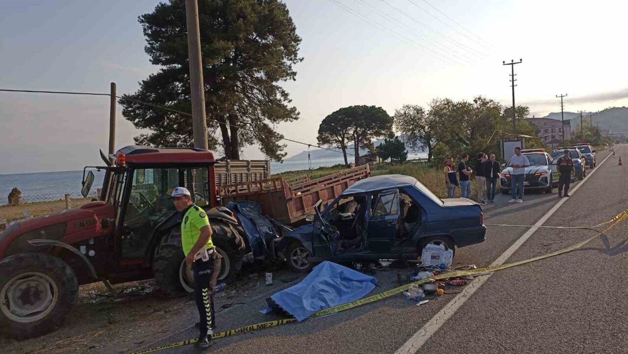Ordu’da park halindeki traktöre çarpan otomobil sürücüsü hayatını kaybetti. Kaza,