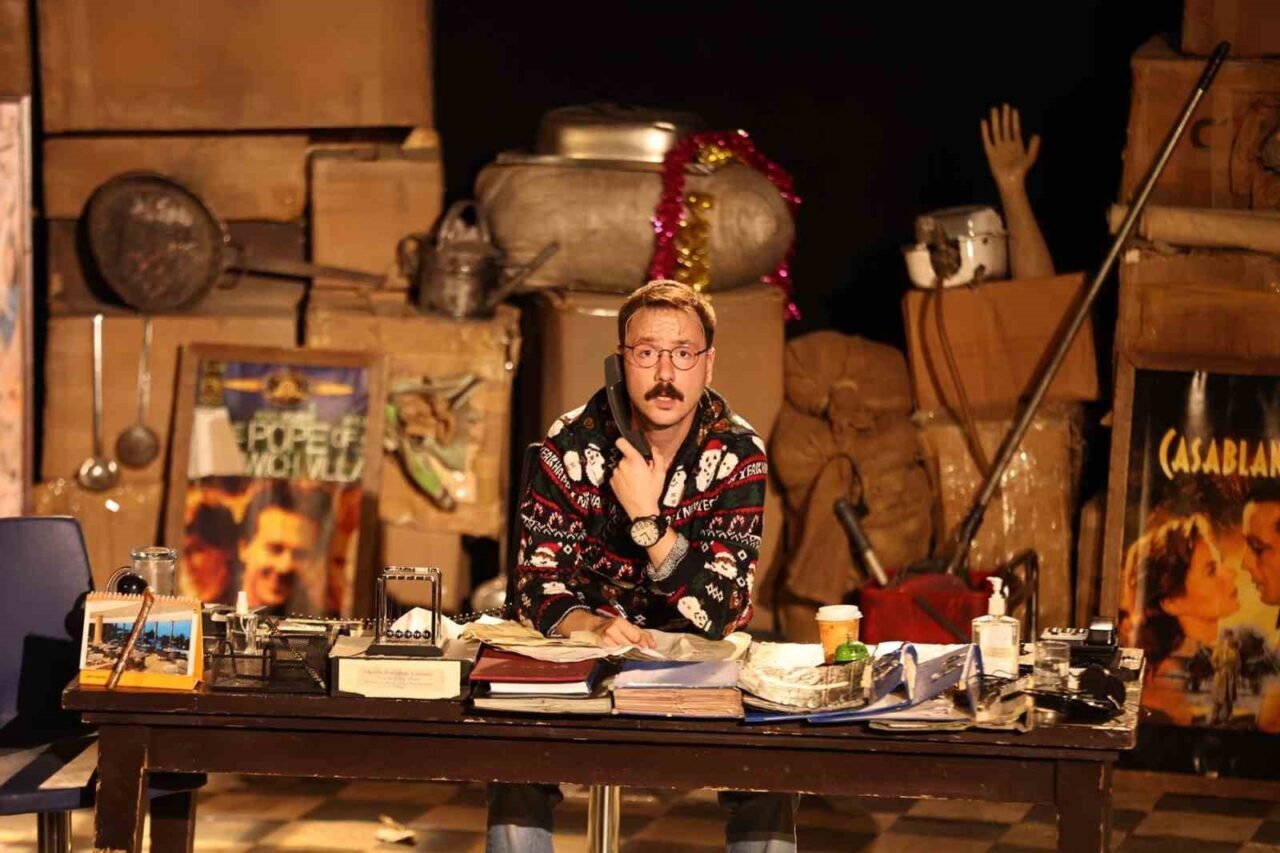 Nilüfer Belediyesi Kent Tiyatrosu’nun yaz programında İstanbul Devlet Tiyatrosu’nun “Tamamen