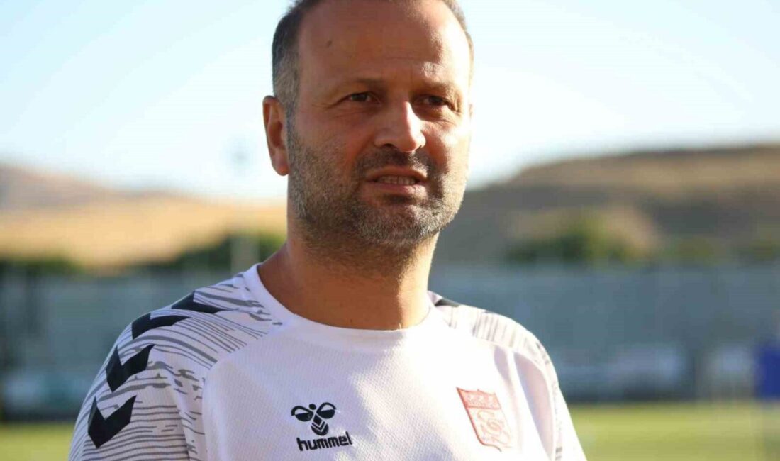 Sivasspor Teknik Direktörü Osman Zeki Korkmaz, bu sene ligin zor